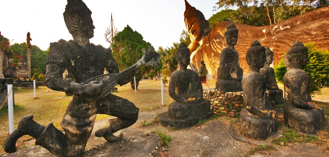 Laos: statue