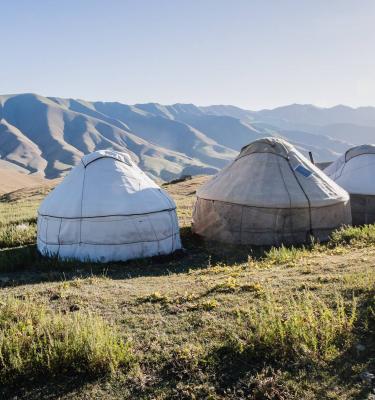 yurte nella steppa uzbeka